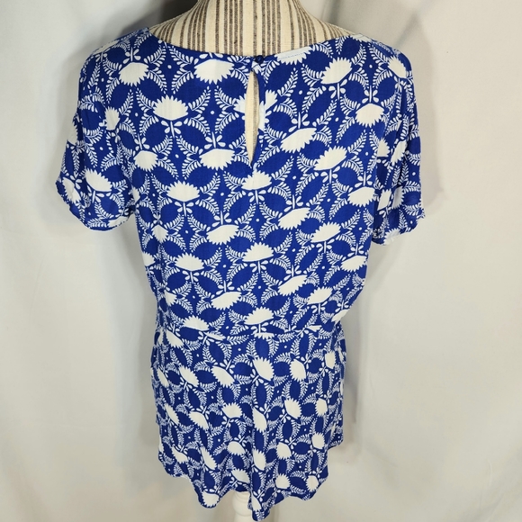 Old Navy Blue & White Floral Print Cap Sleeve Button/Keyhole Opening Top Medium - Picture 4 of 8